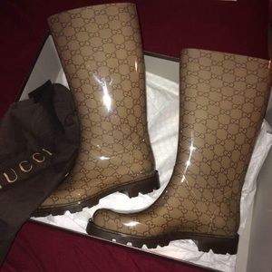 Never Worn Before, Deadstock .